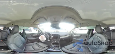 2023 Volvo Xc40 Plus z USA, uszkodzony, nr VIN YV4L12UW7P2066772